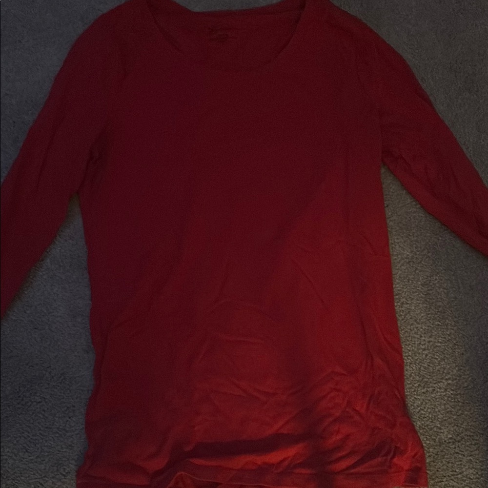 No Boundaries Red 3/4 Sleeve T-Shirt with Crew Neck